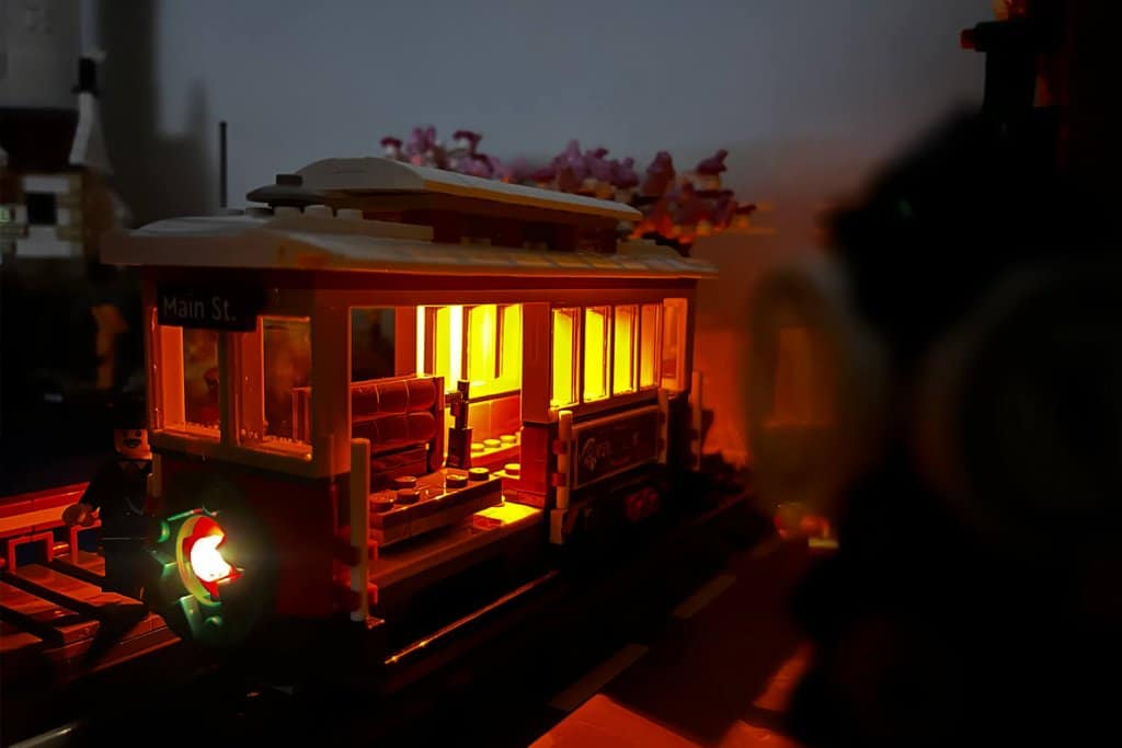 LEGO 10308: Osvětlená tramvaj