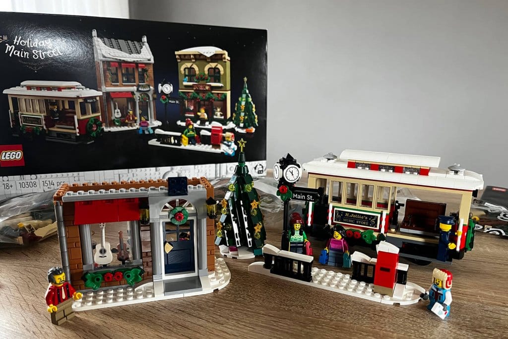 LEGO 10308: stavba obchodu s hudebninami